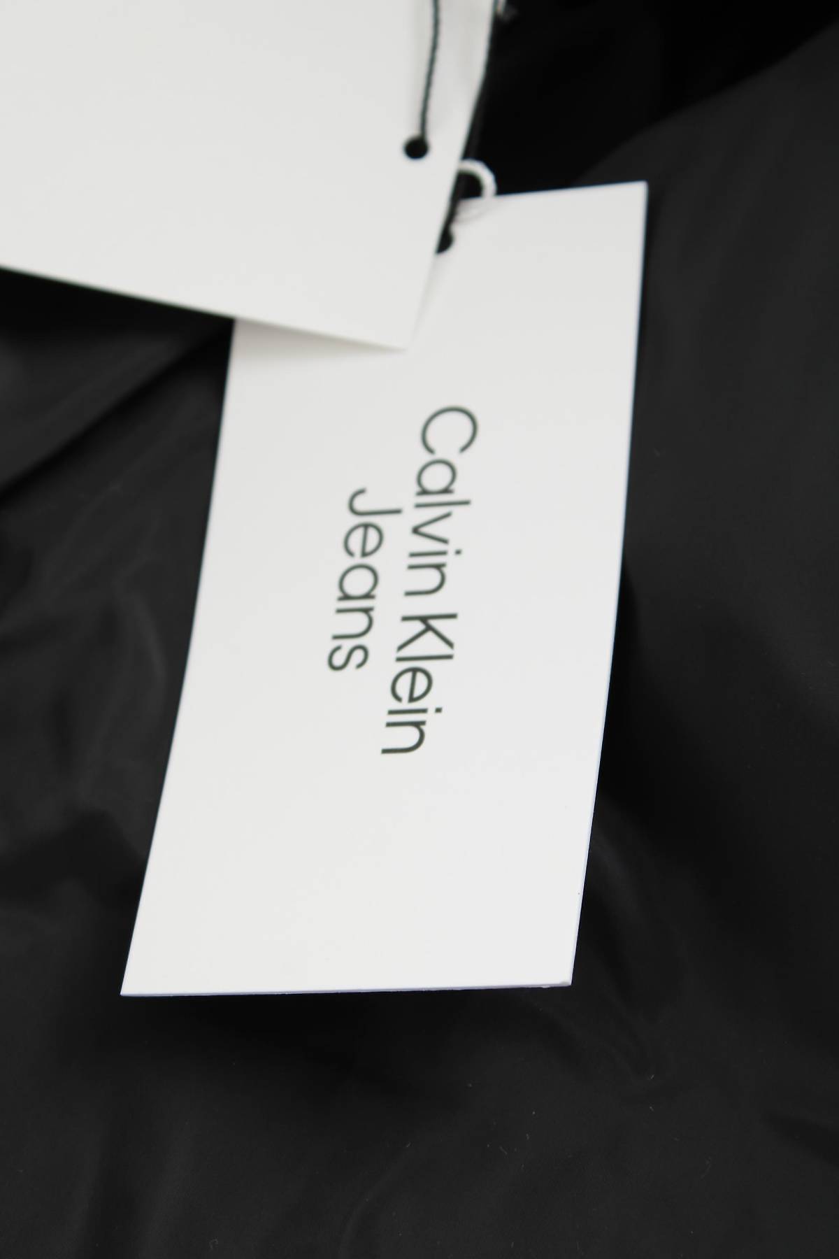 Γυναικείο μπουφάν Calvin Klein Jeans4