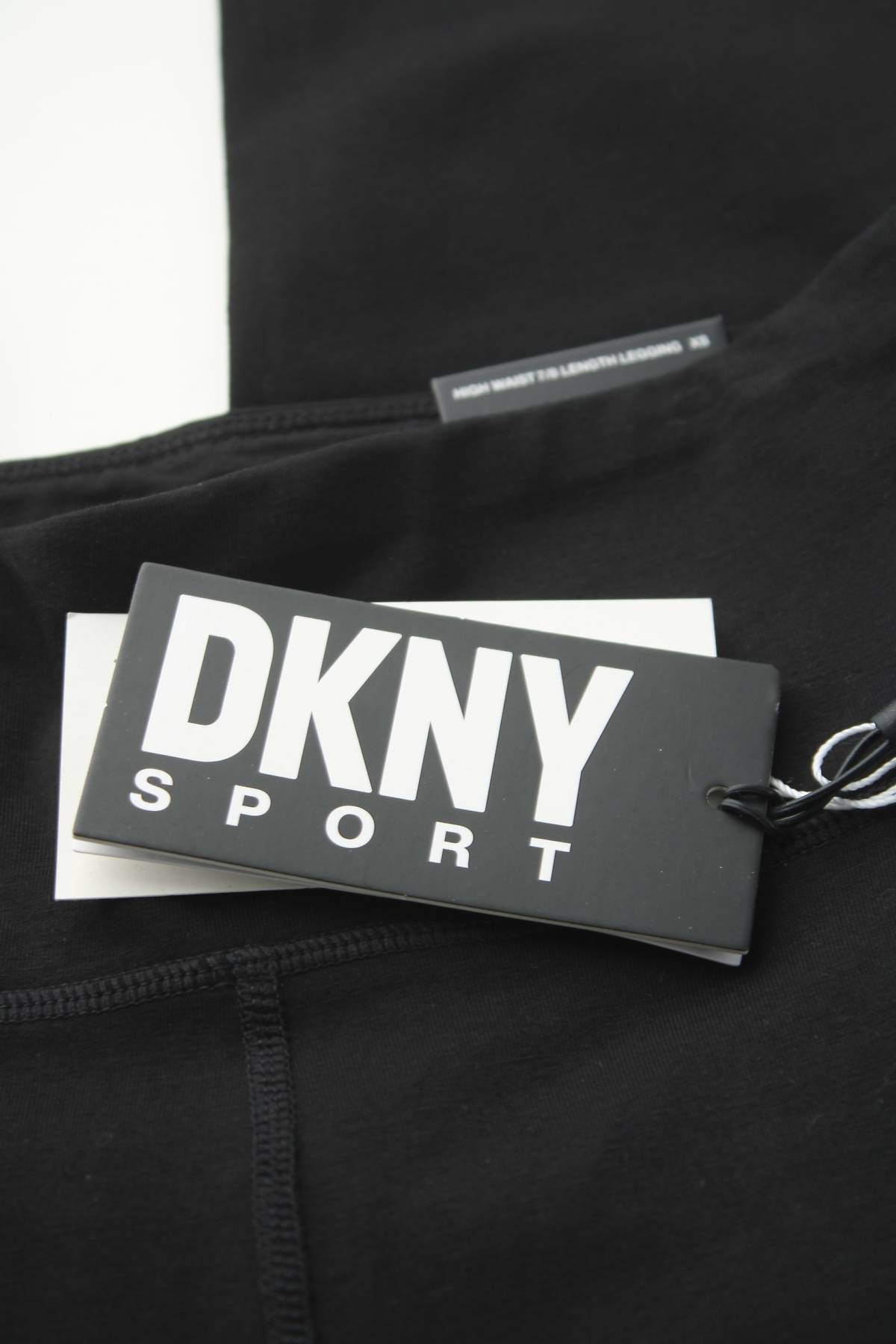Γυναικεία αθλητικά κολάν DKNY3