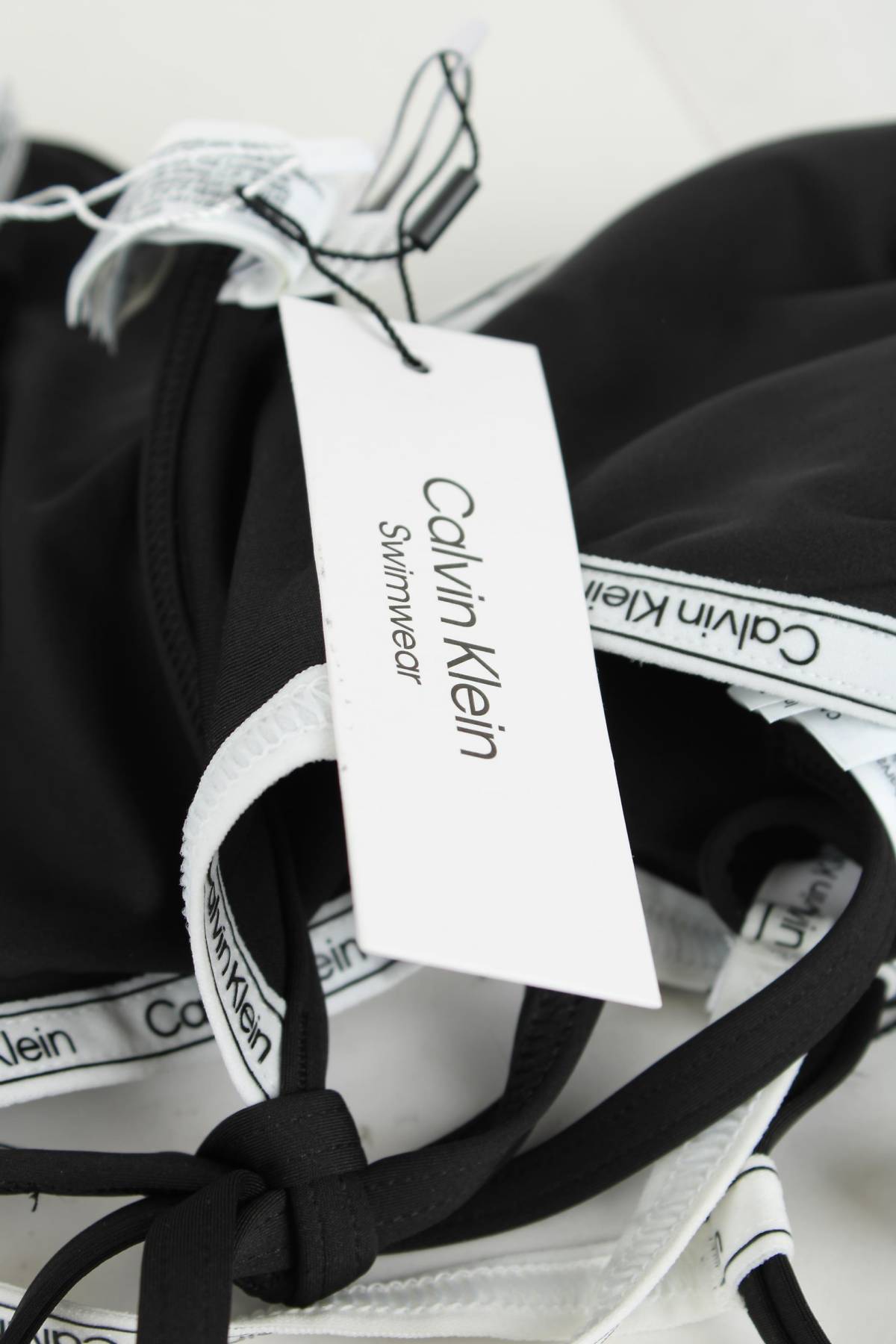 Σετ μαγιό Calvin Klein3 - Contourshop.gr Σετ μαγιό Calvin Klein3