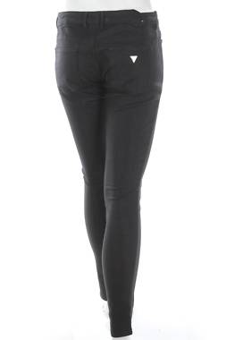Γυναικείο παντελόνι Guess2