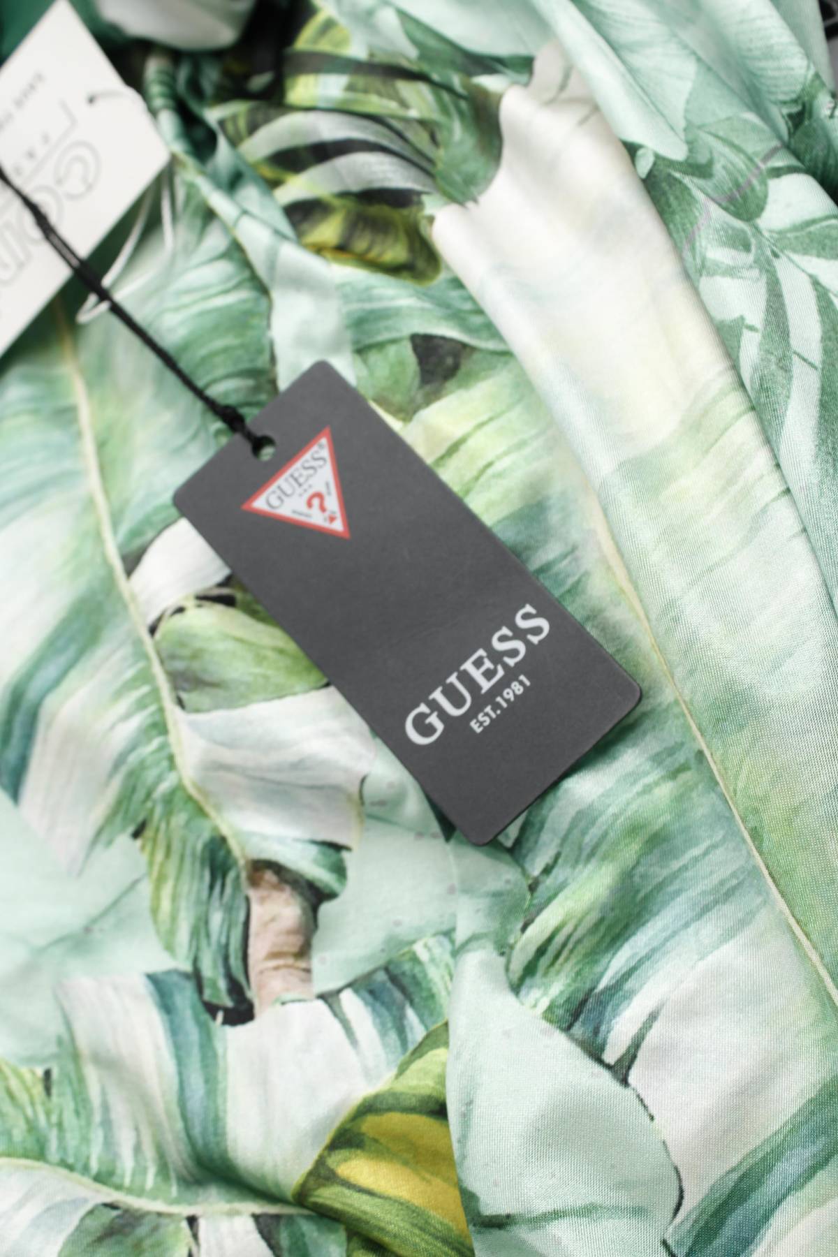 Γυναικεία σαλοπέτα Guess3 - Contourshop.gr Γυναικεία σαλοπέτα Guess3
