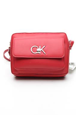Дамска кожена чанта Calvin Klein1 - Contour.bg Дамска кожена чанта Calvin Klein1