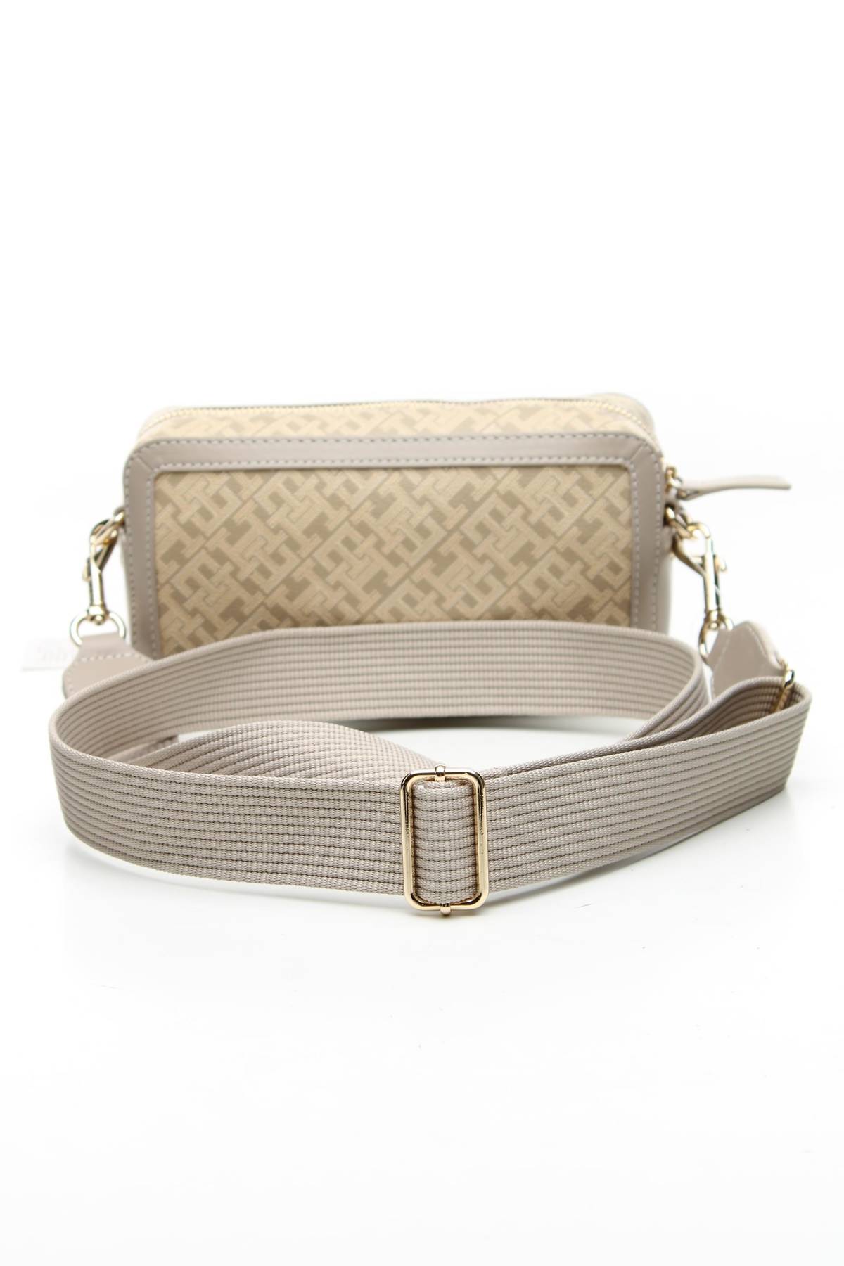 Дамска кожена чанта Tommy Hilfiger2 - Contour.bg Дамска кожена чанта Tommy Hilfiger2