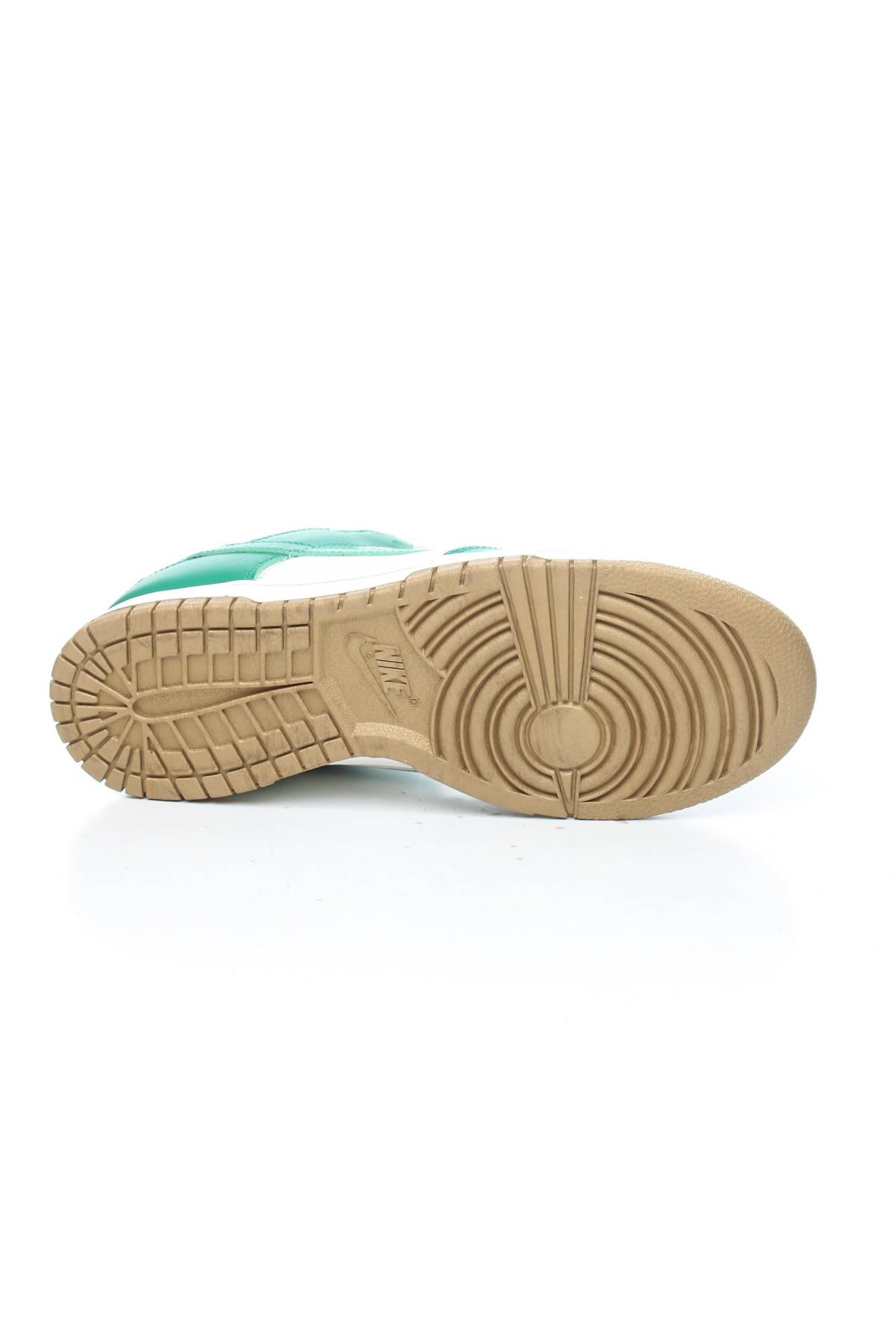Sneakers Nike4