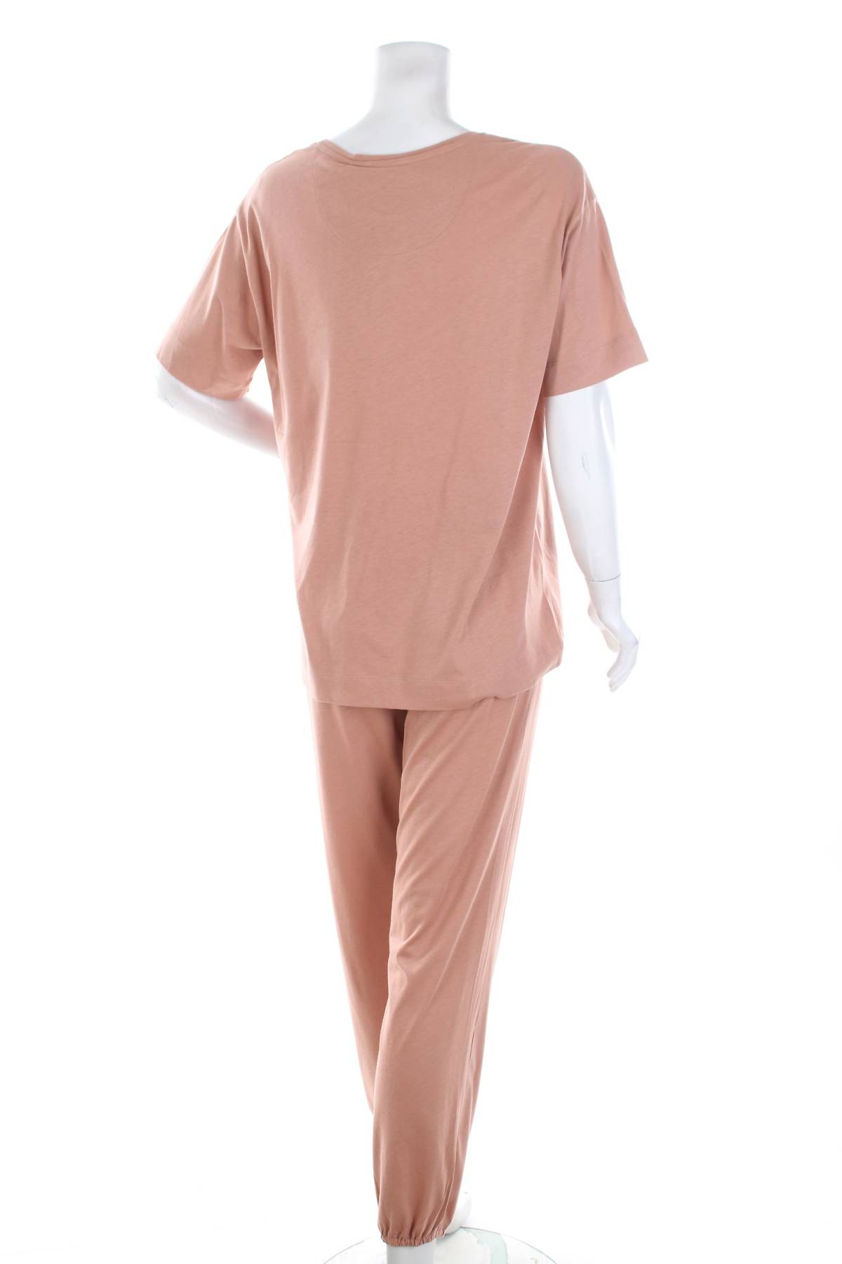 Дамска пижама Triumph x Wilde House2