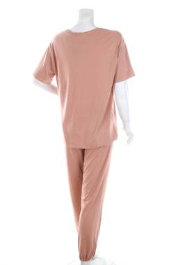 Дамска пижама Triumph x Wilde House2