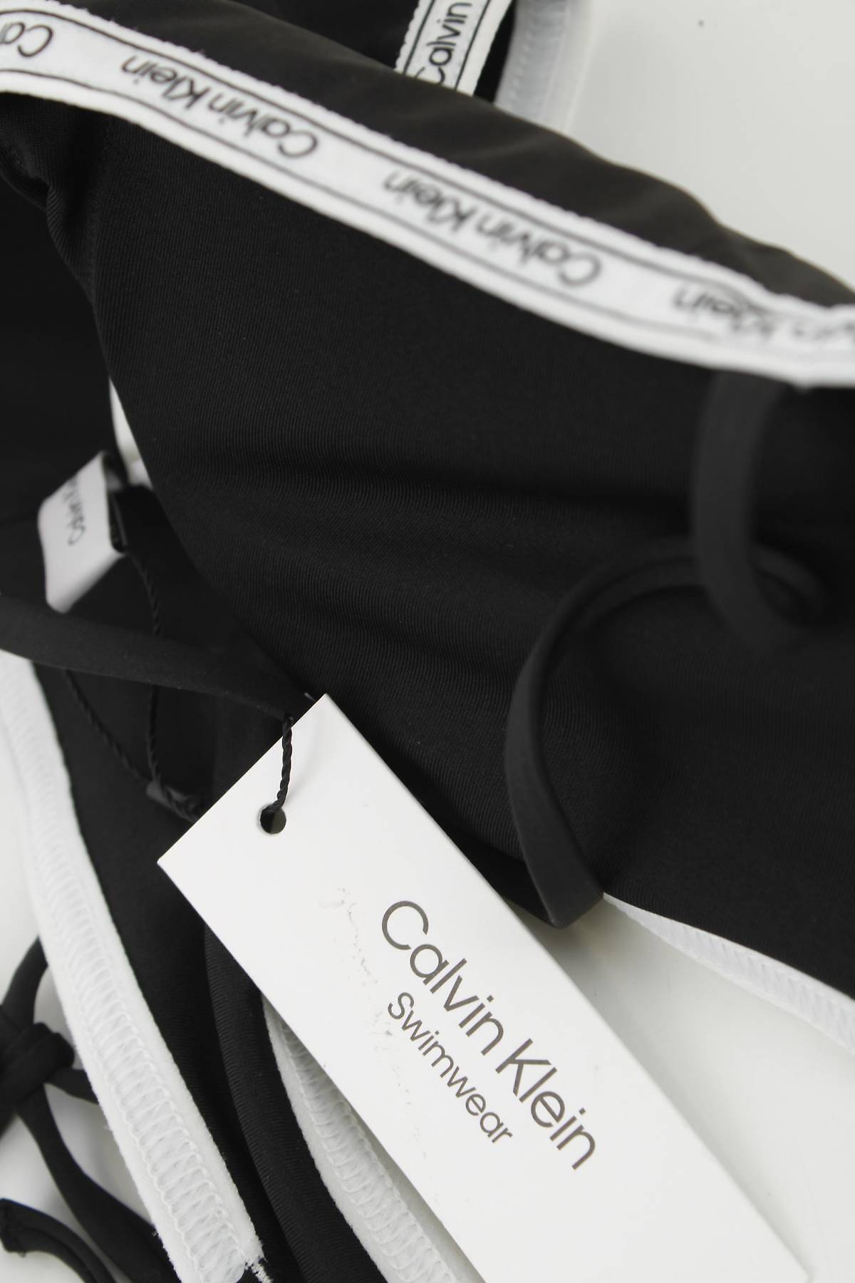 Бански горнище Calvin Klein3 - Contour.bg Бански горнище Calvin Klein3