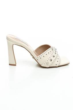 Πέδιλα Steve Madden1
