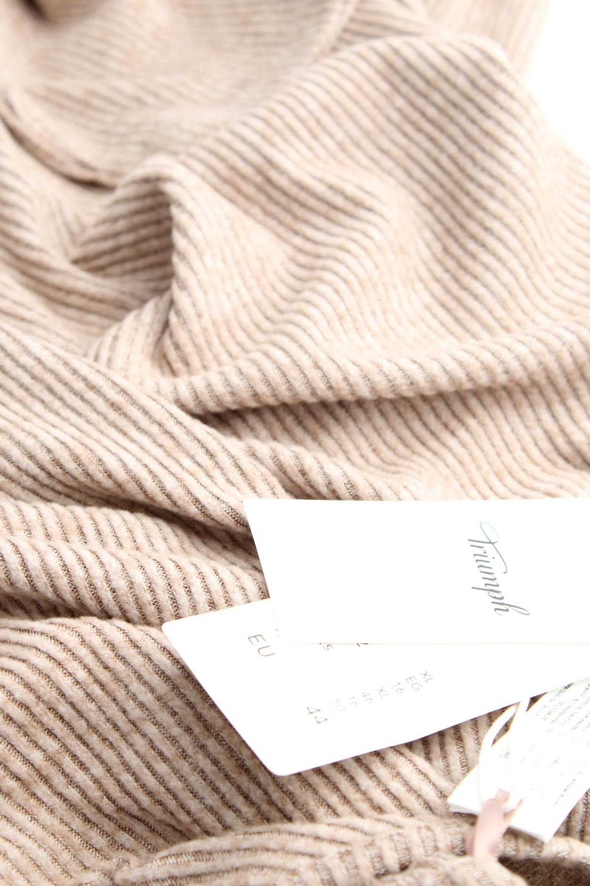 Домашно облекло Triumph3