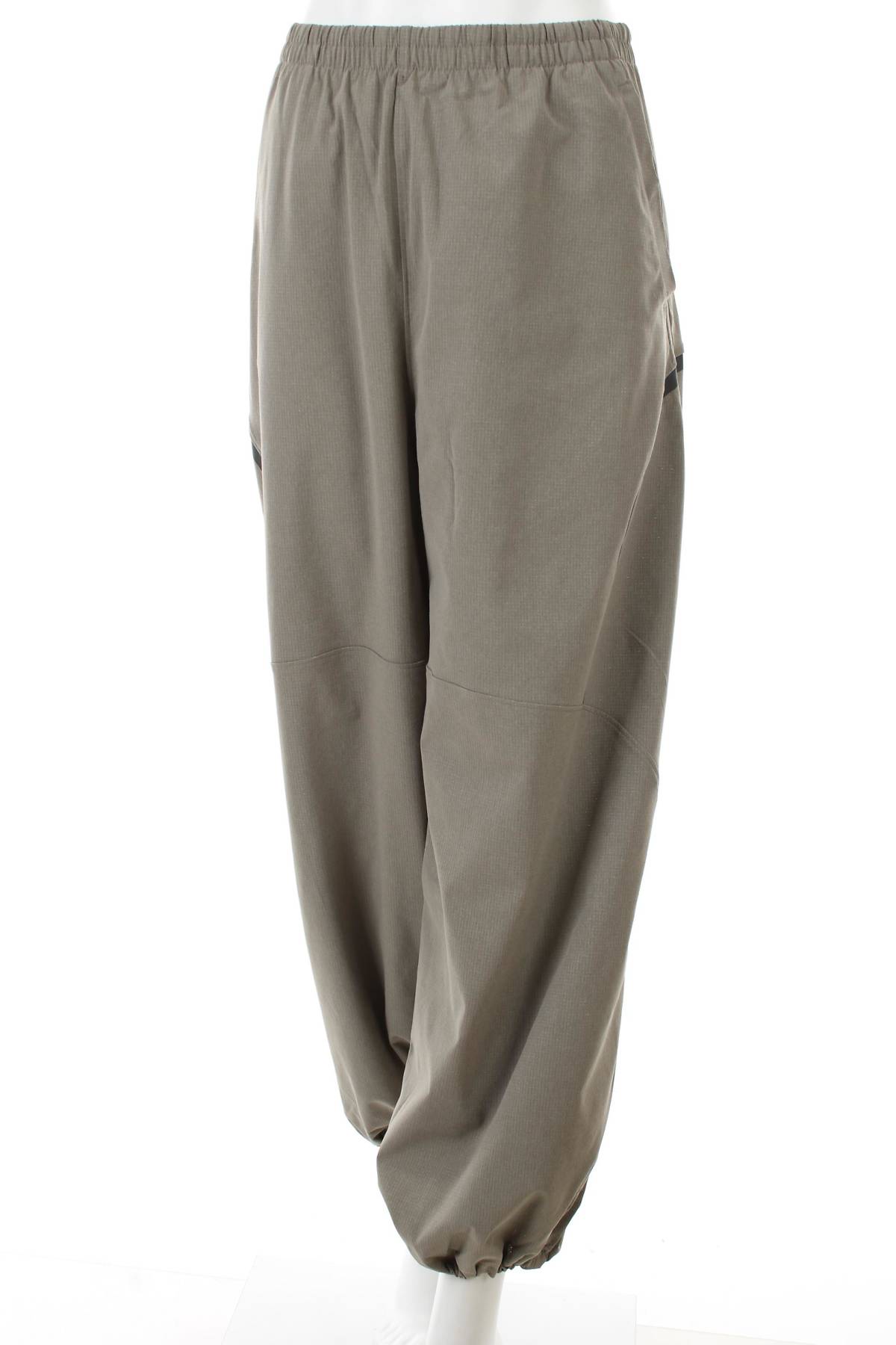 Дамско спортно долнище Under Armour1