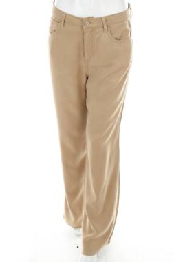 Дамски панталон Guess1