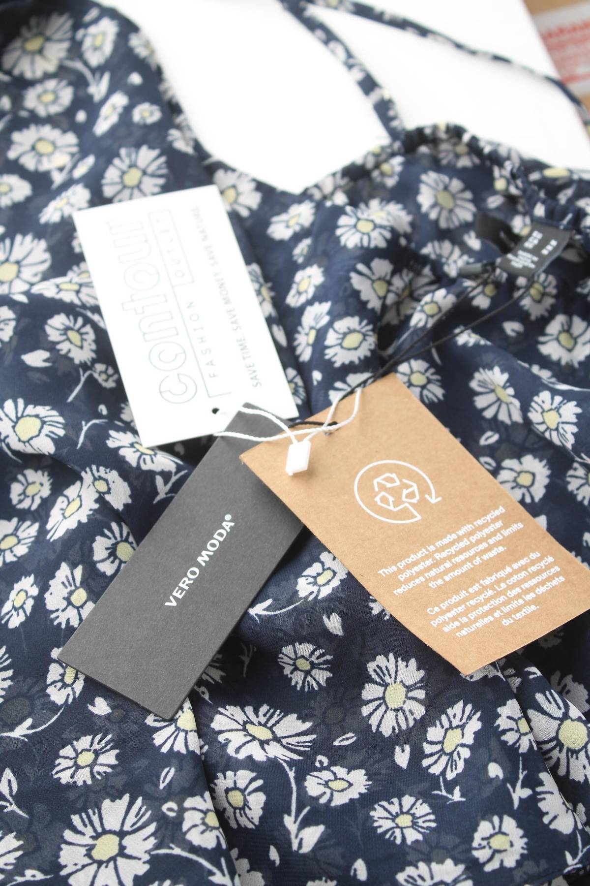 Γυναικείο αμάνικο Vero Moda3