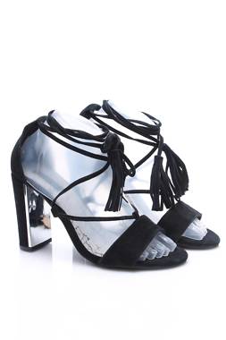 Дамски обувки Reserved1 - Contour.bg Дамски обувки Reserved1
