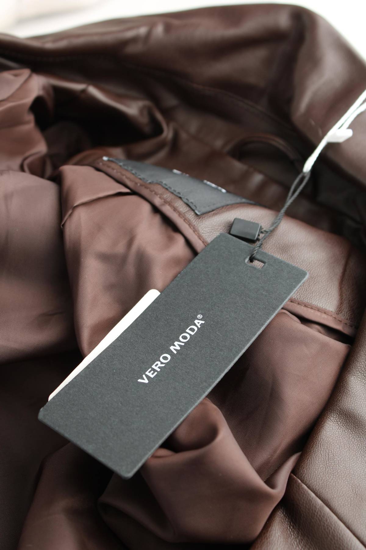 Γυναικείο δερμάτινο σακάκι Vero Moda3 - Contourshop.gr Γυναικείο δερμάτινο σακάκι Vero Moda3