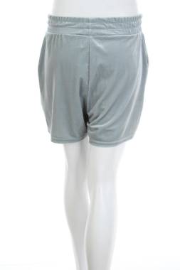 Дамски къс панталон Lola Liza2