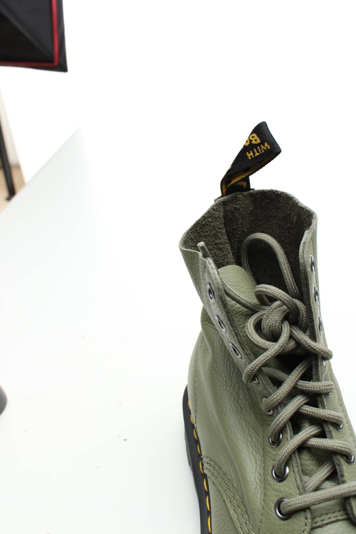 Дамски боти Dr. Martens5