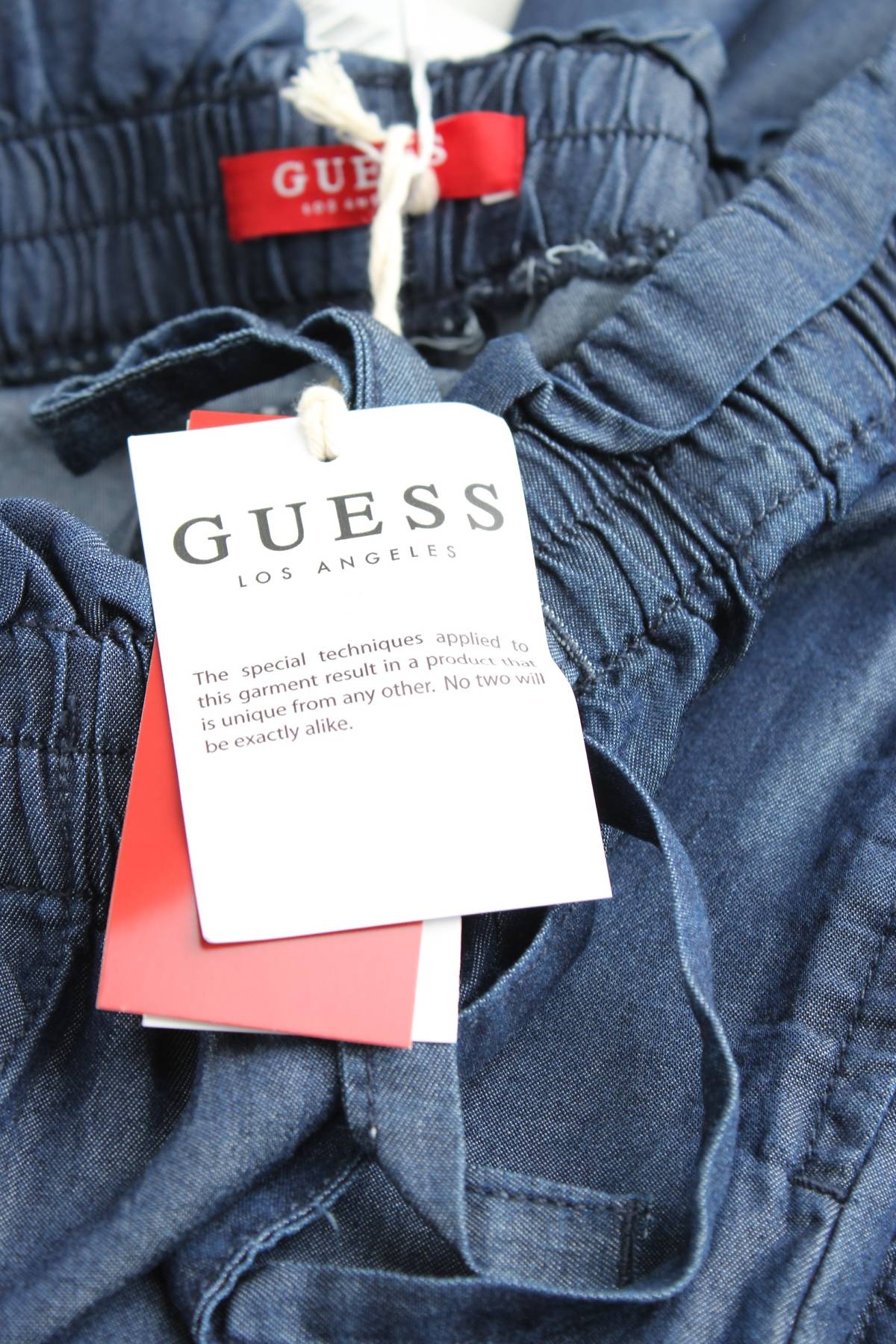 Дамски панталон Guess3