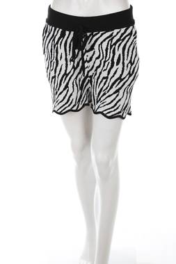 Дамски къс панталон Lola Liza1