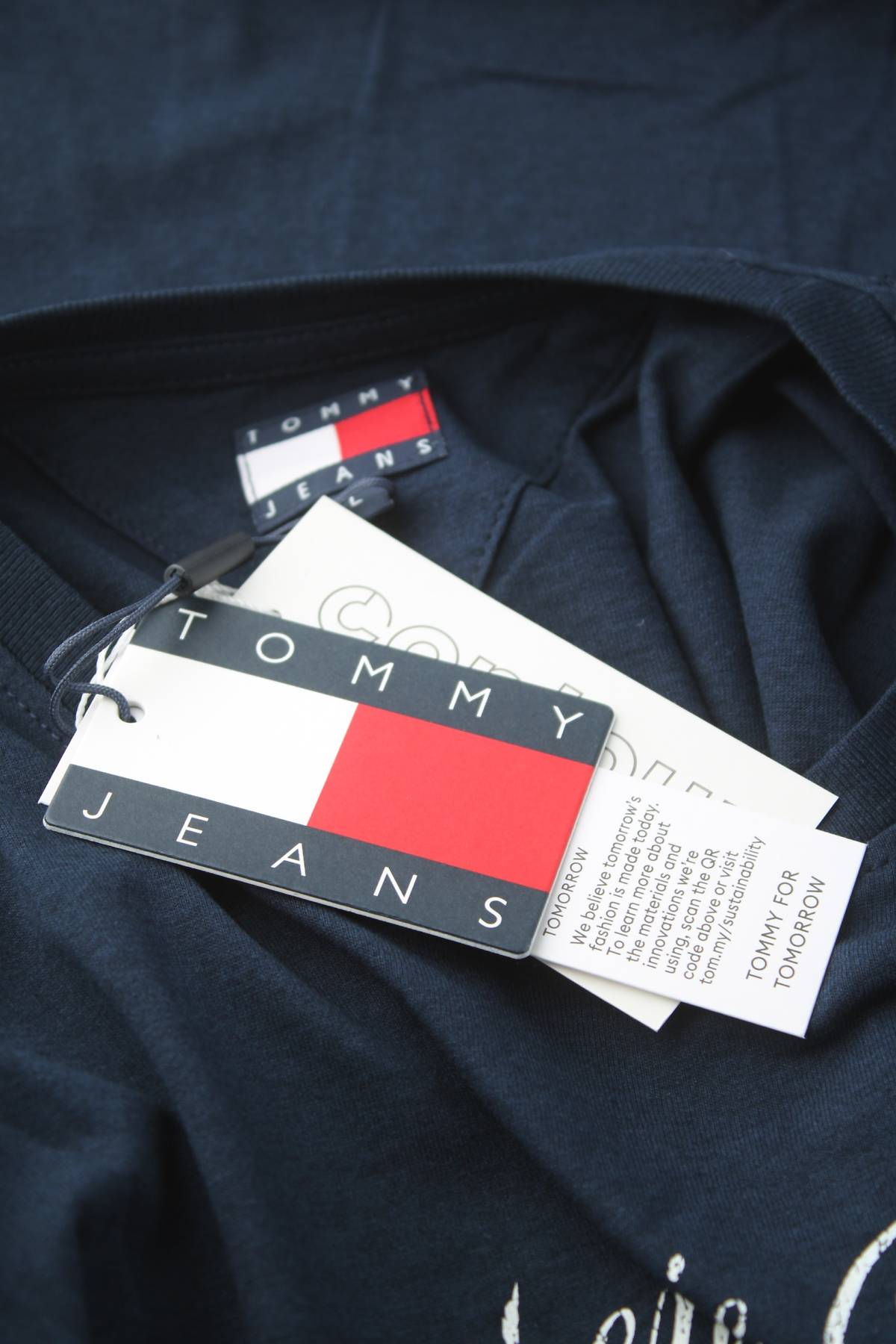 Дамска тениска Tommy Jeans3