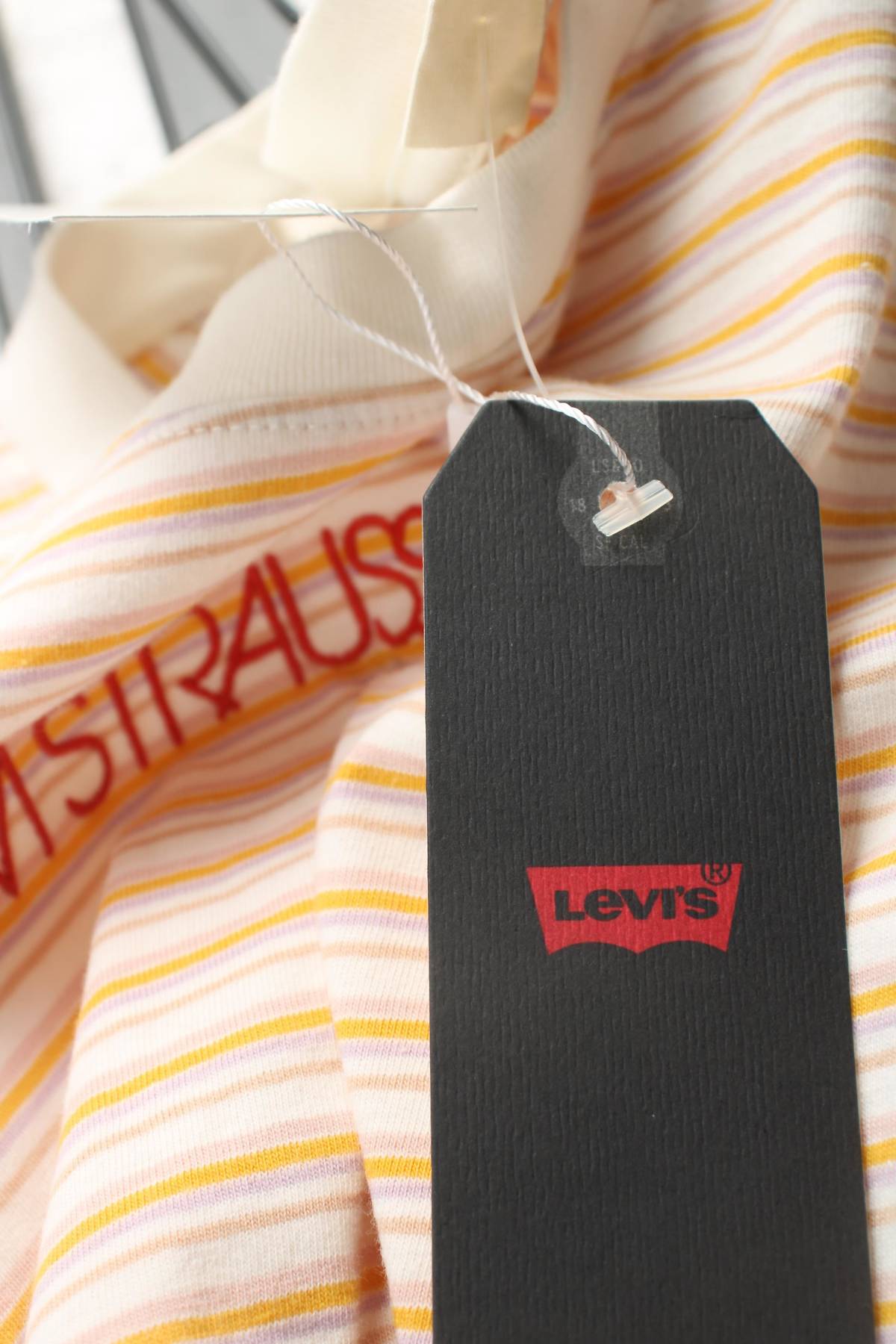 Дамска тениска Levi's3 - Contour.bg Дамска тениска Levi's3