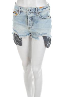 Γυναικεία τζιν σορτσάκια Superdry1 - Contourshop.gr Γυναικεία τζιν σορτσάκια Superdry1