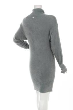 Рокля Guess2