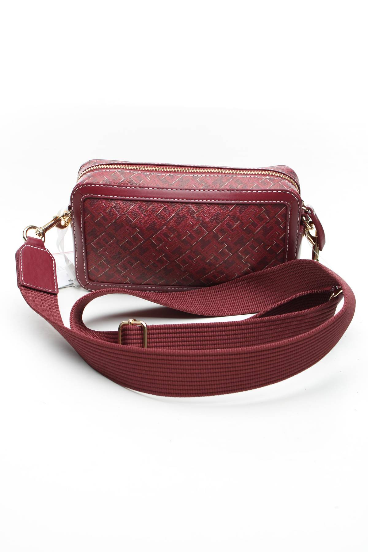 Дамска кожена чанта Tommy Hilfiger2 - Contour.bg Дамска кожена чанта Tommy Hilfiger2