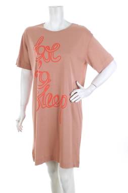 Дамска нощница Triumph x Wilde House1