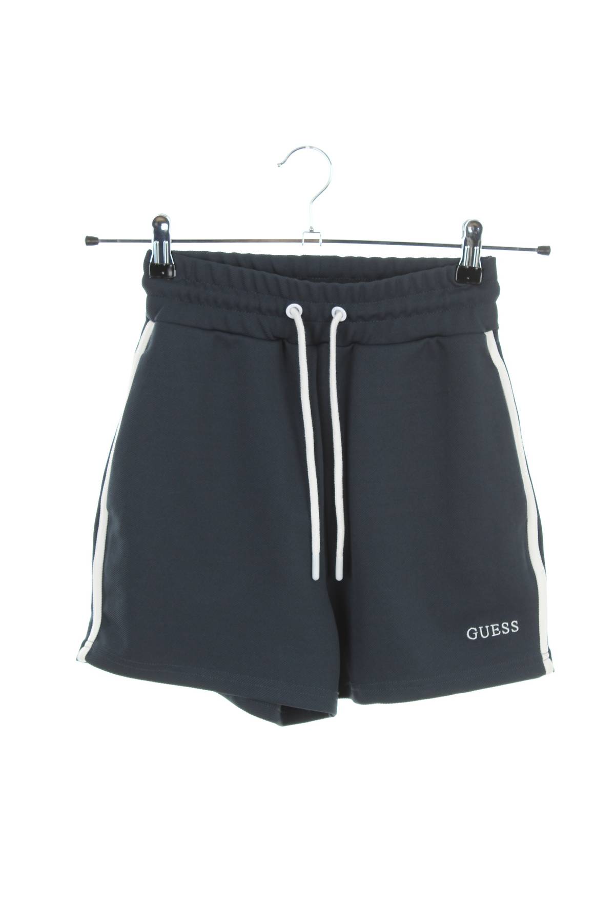 Дамски къс панталон Guess1