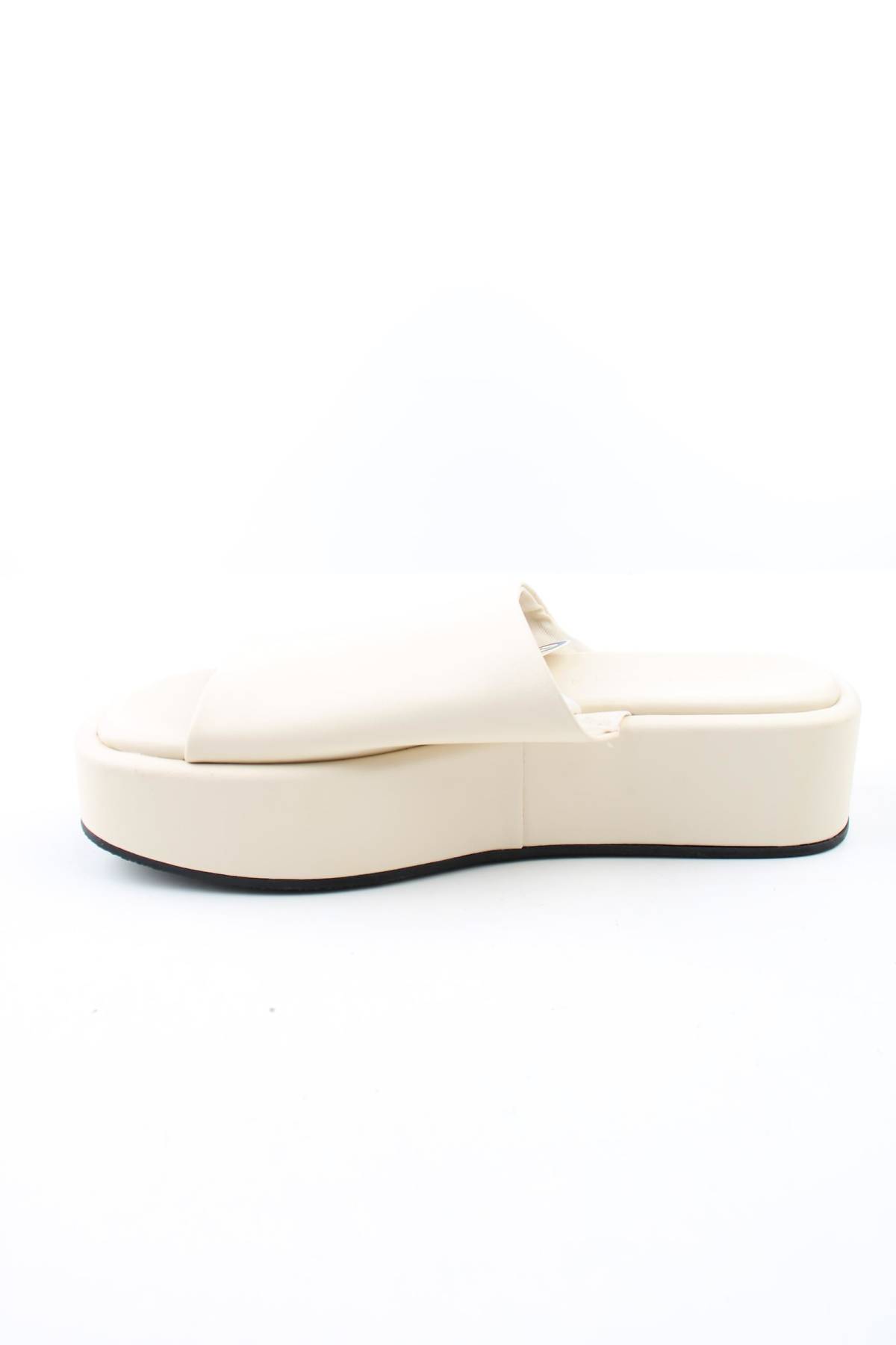 Чехли Pull & Bear2 - Contour.bg Чехли Pull & Bear2