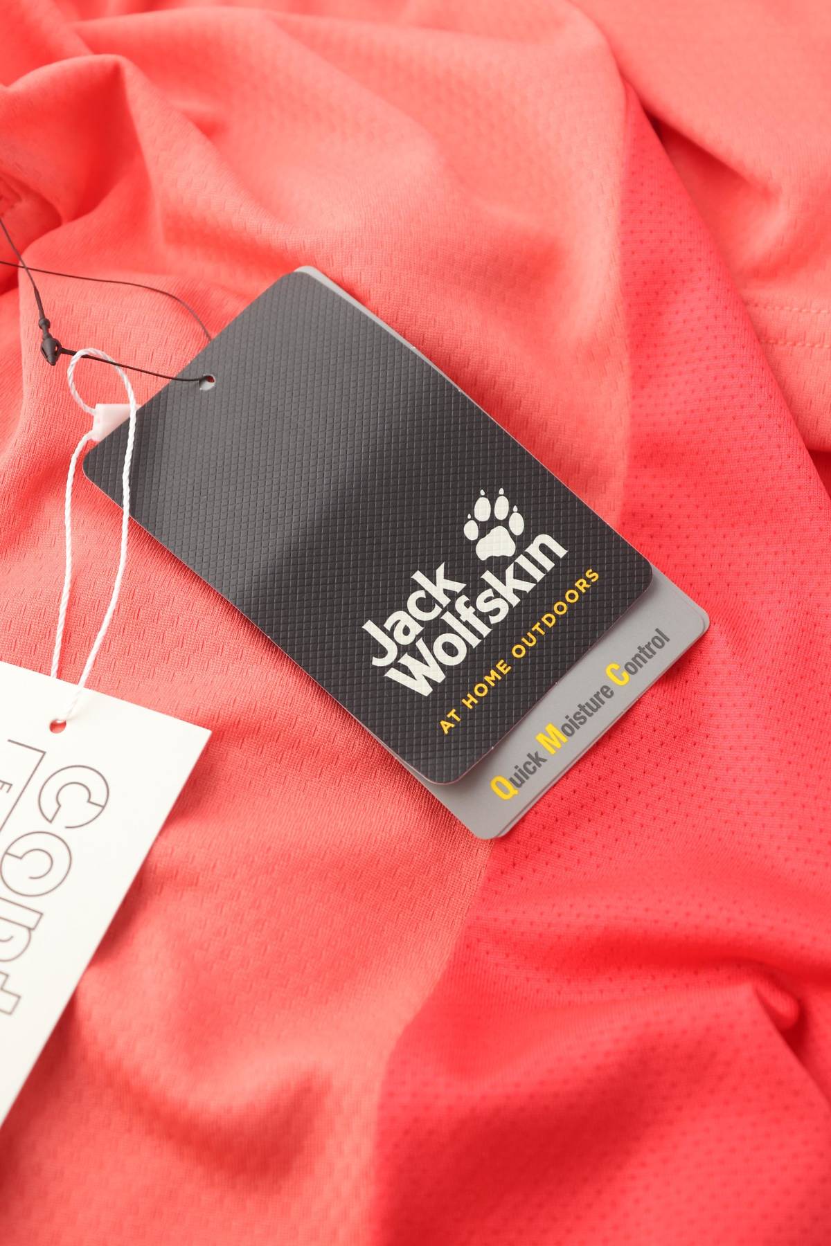 Γυναικείο αθλητικό t-shirt Jack Wolfskin3 - Contourshop.gr Γυναικείο αθλητικό t-shirt Jack Wolfskin3