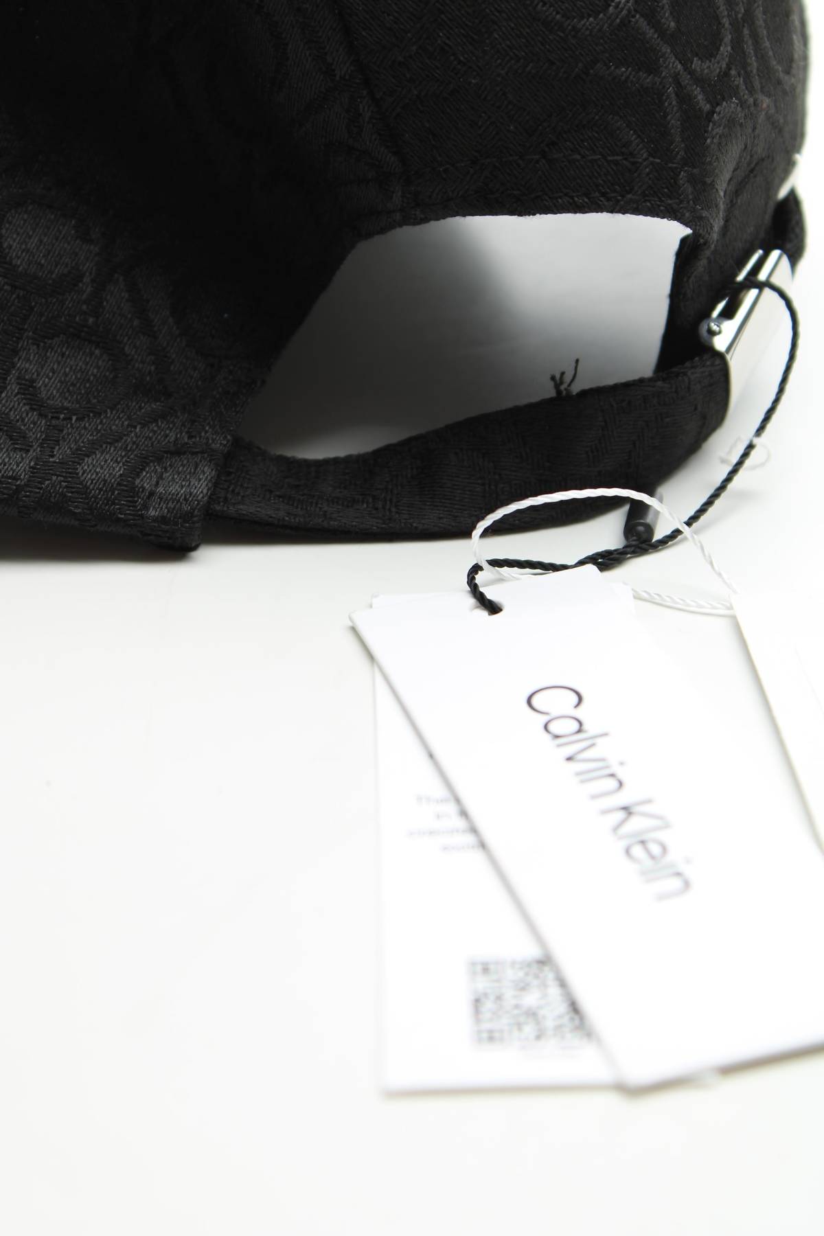 Шапка Calvin Klein3 - Contour.bg Шапка Calvin Klein3