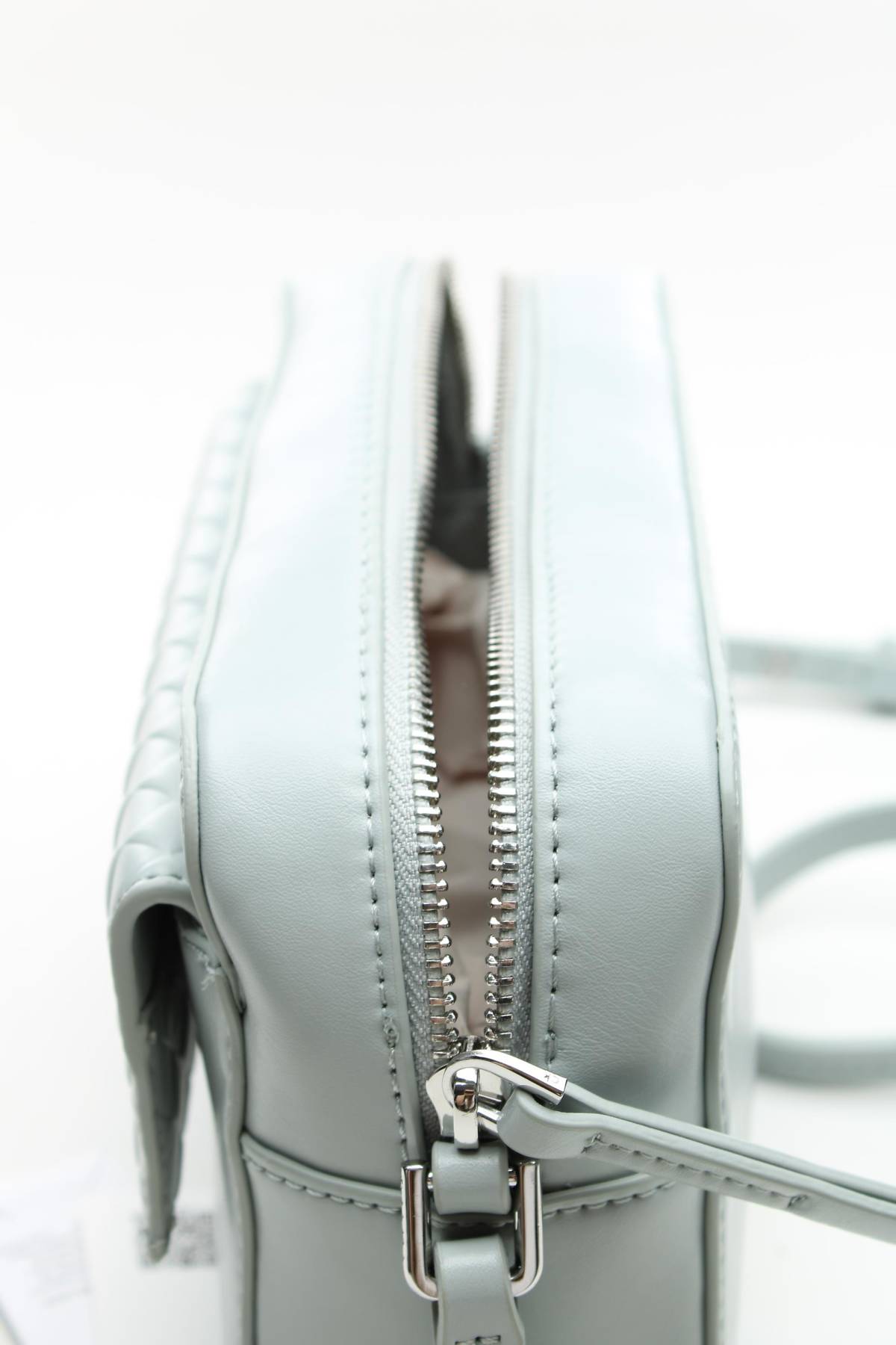Γυναικεία δερματινή τσάντα Calvin Klein3 - Contourshop.gr Γυναικεία δερματινή τσάντα Calvin Klein3