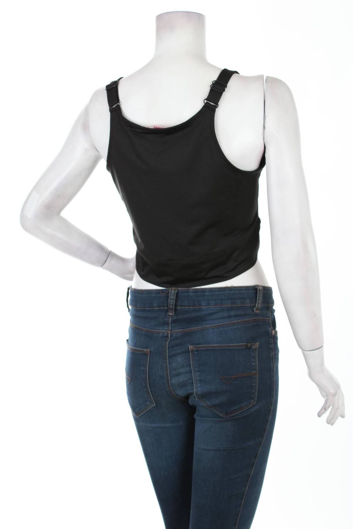 Γυνικείο αθλητικό αμάνικο Guess2