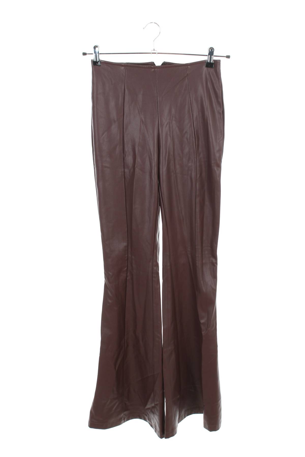 Дамски кожен панталон Guess1