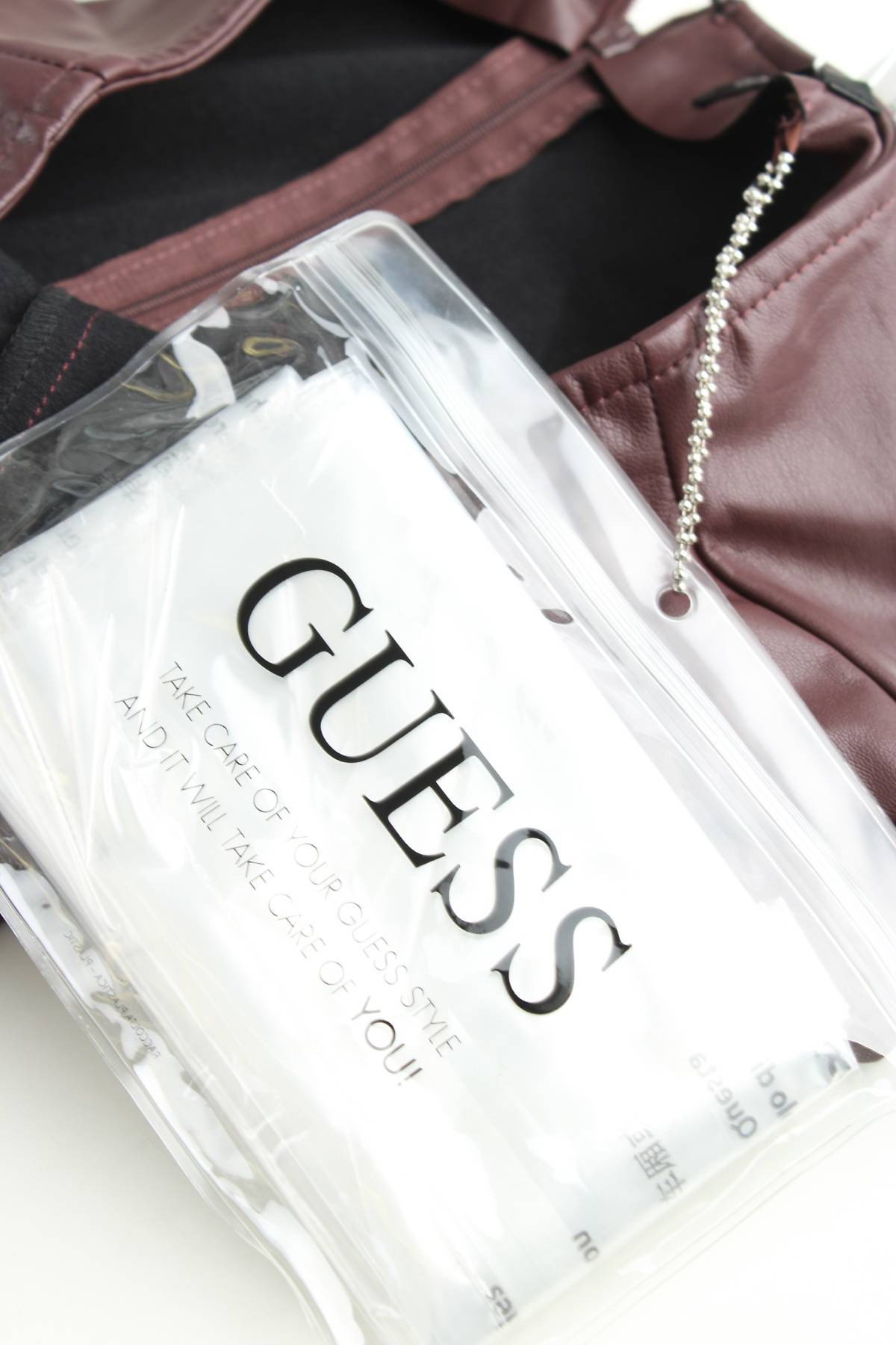 Дамски кожен панталон Guess3