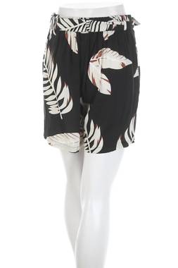 Γυναικείο σορτσάκι Vero Moda2