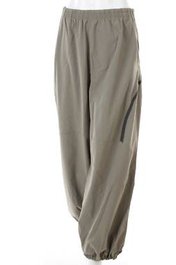 Дамско спортно долнище Under Armour1