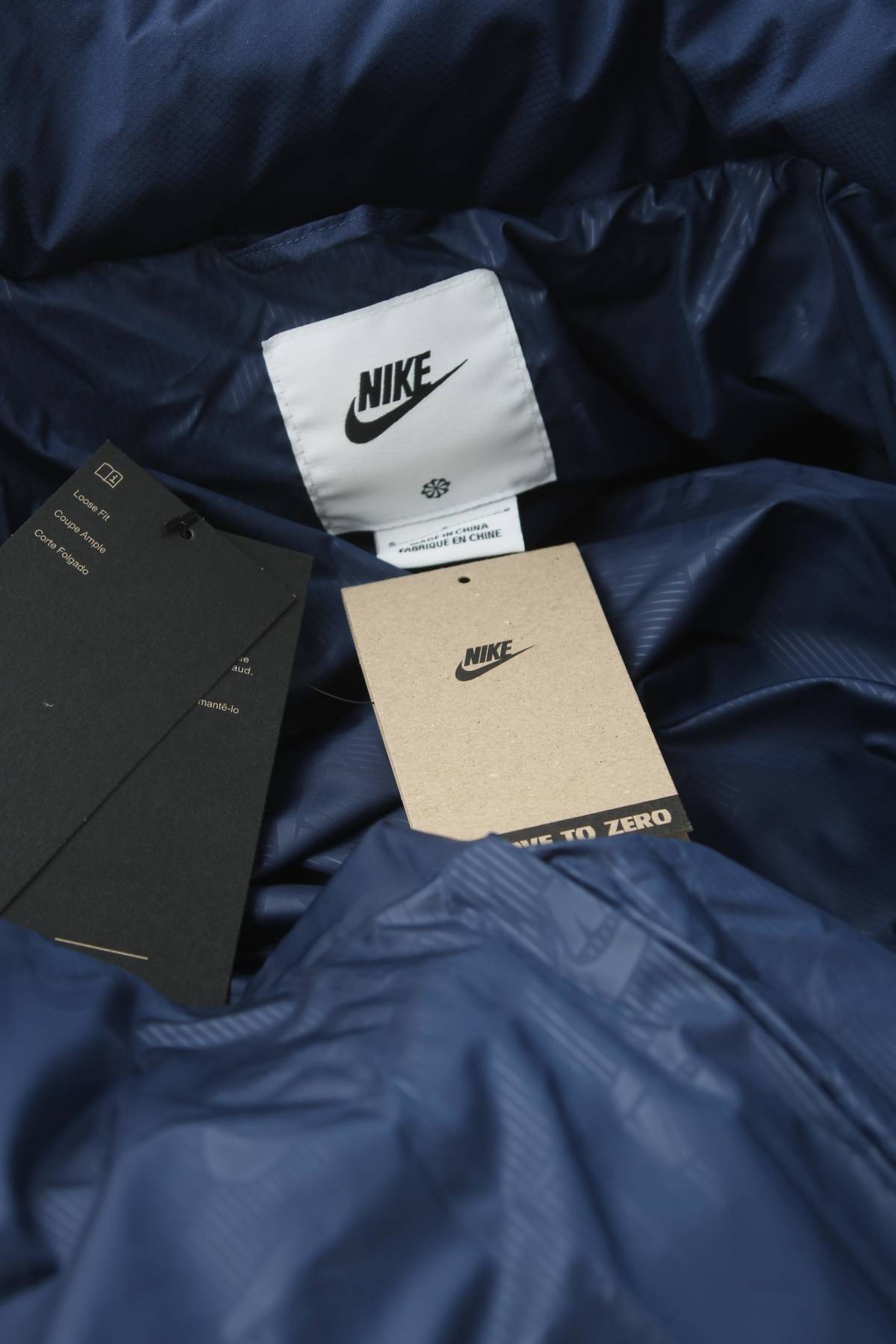 Мъжко яке Nike4 - Contour.bg Мъжко яке Nike4