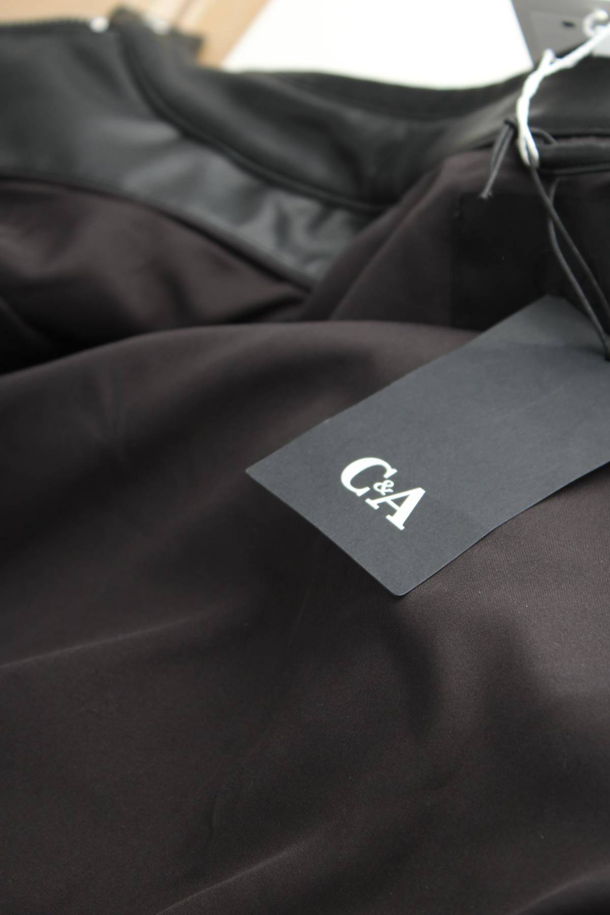 Γυναικείο δερμάτινο μπουφάν C&A4 - Contourshop.gr Γυναικείο δερμάτινο μπουφάν C&A4