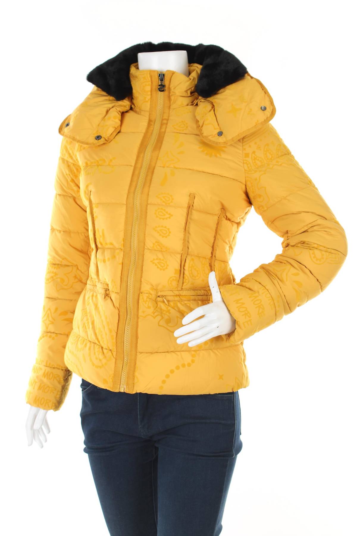 Дамско яке Desigual1