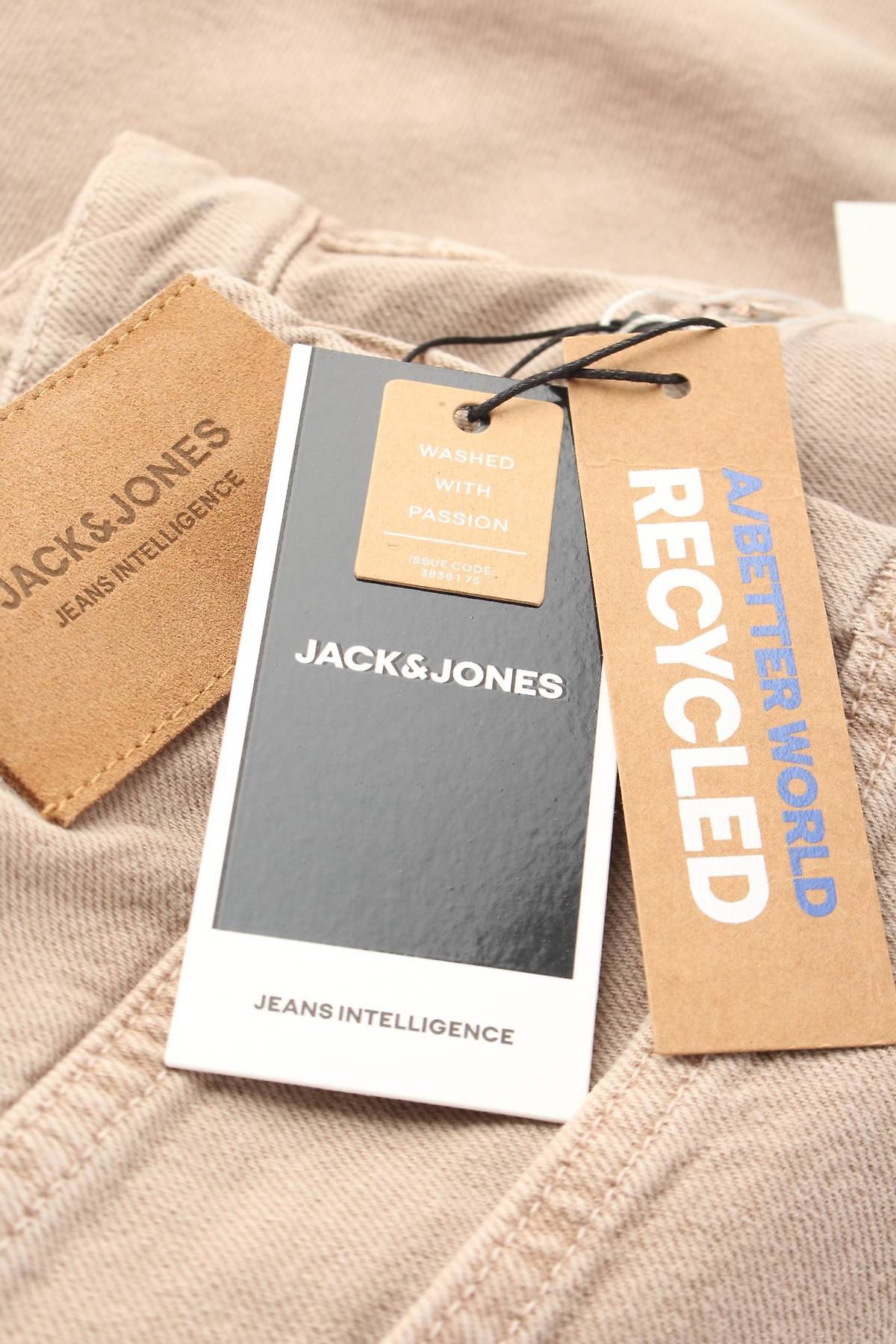Мъжки къси дънки Jack & Jones3 - Contour.bg Мъжки къси дънки Jack & Jones3