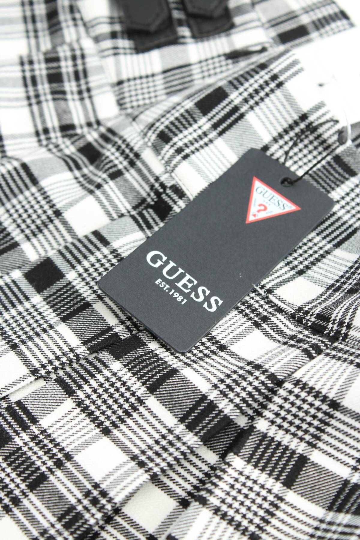 Детска пола Guess3