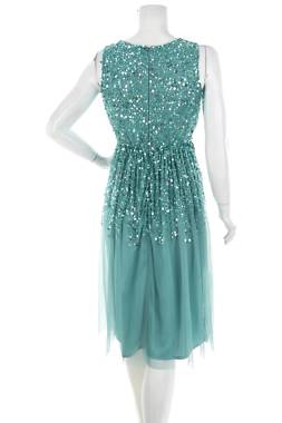 Официална рокля Lace & Beads2