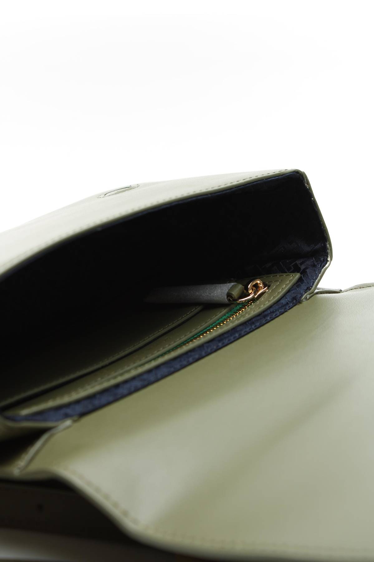 Дамска кожена чанта Tommy Hilfiger3 - Contour.bg Дамска кожена чанта Tommy Hilfiger3