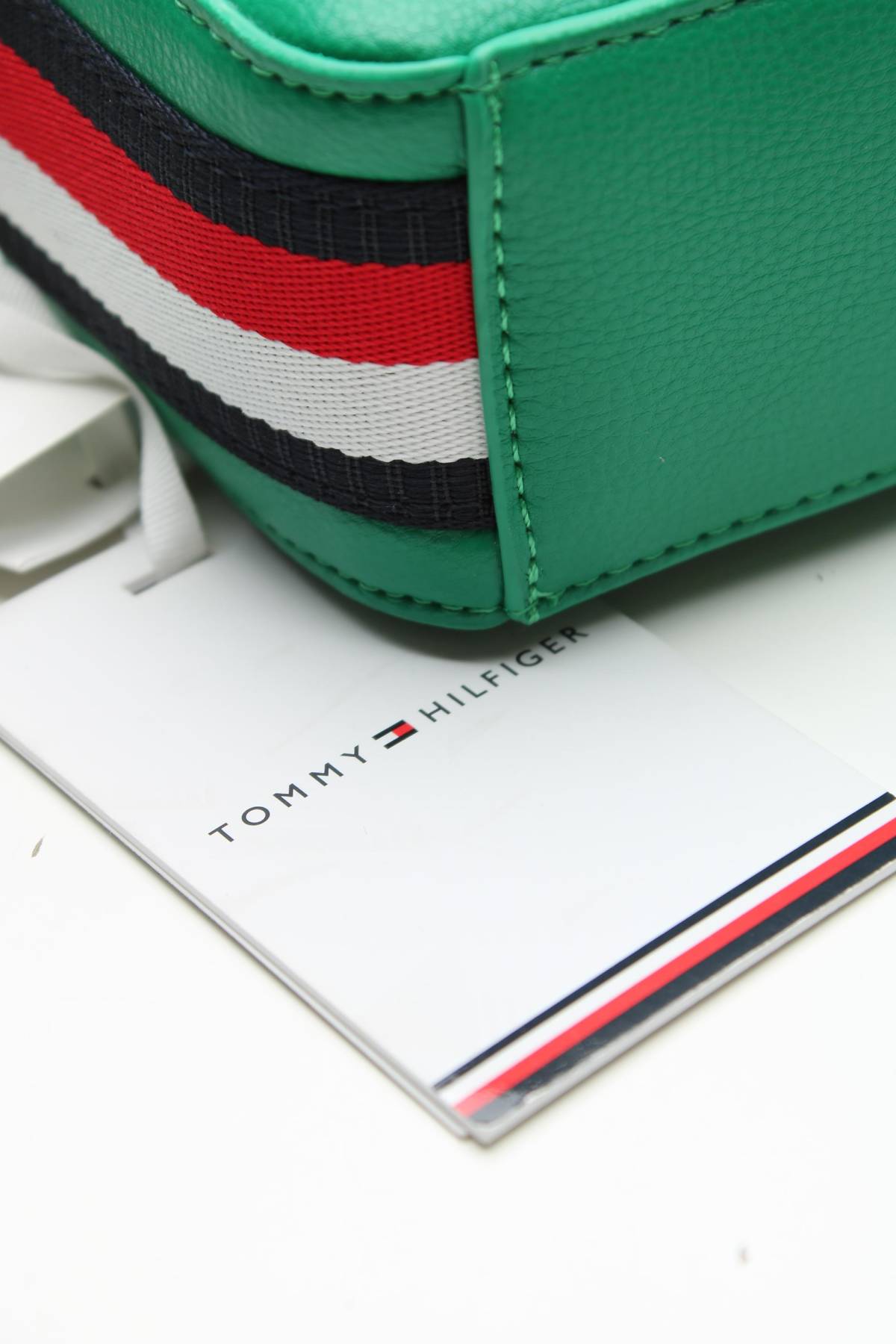 Дамска кожена чанта Tommy Hilfiger4