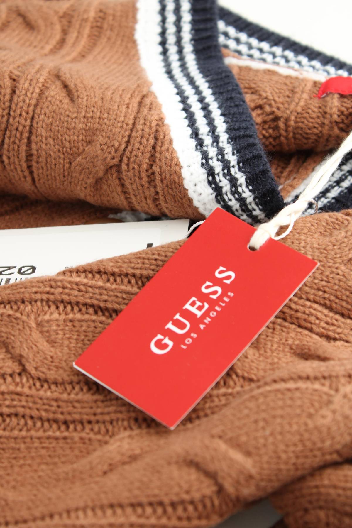 Дамска жилетка Guess3 - Contour.bg Дамска жилетка Guess3
