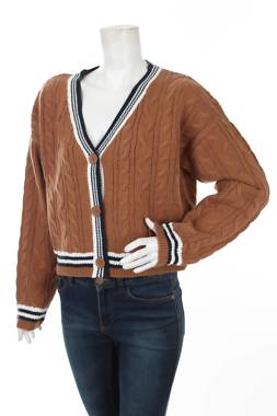 Дамска жилетка Guess1