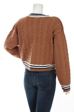 Дамска жилетка Guess2