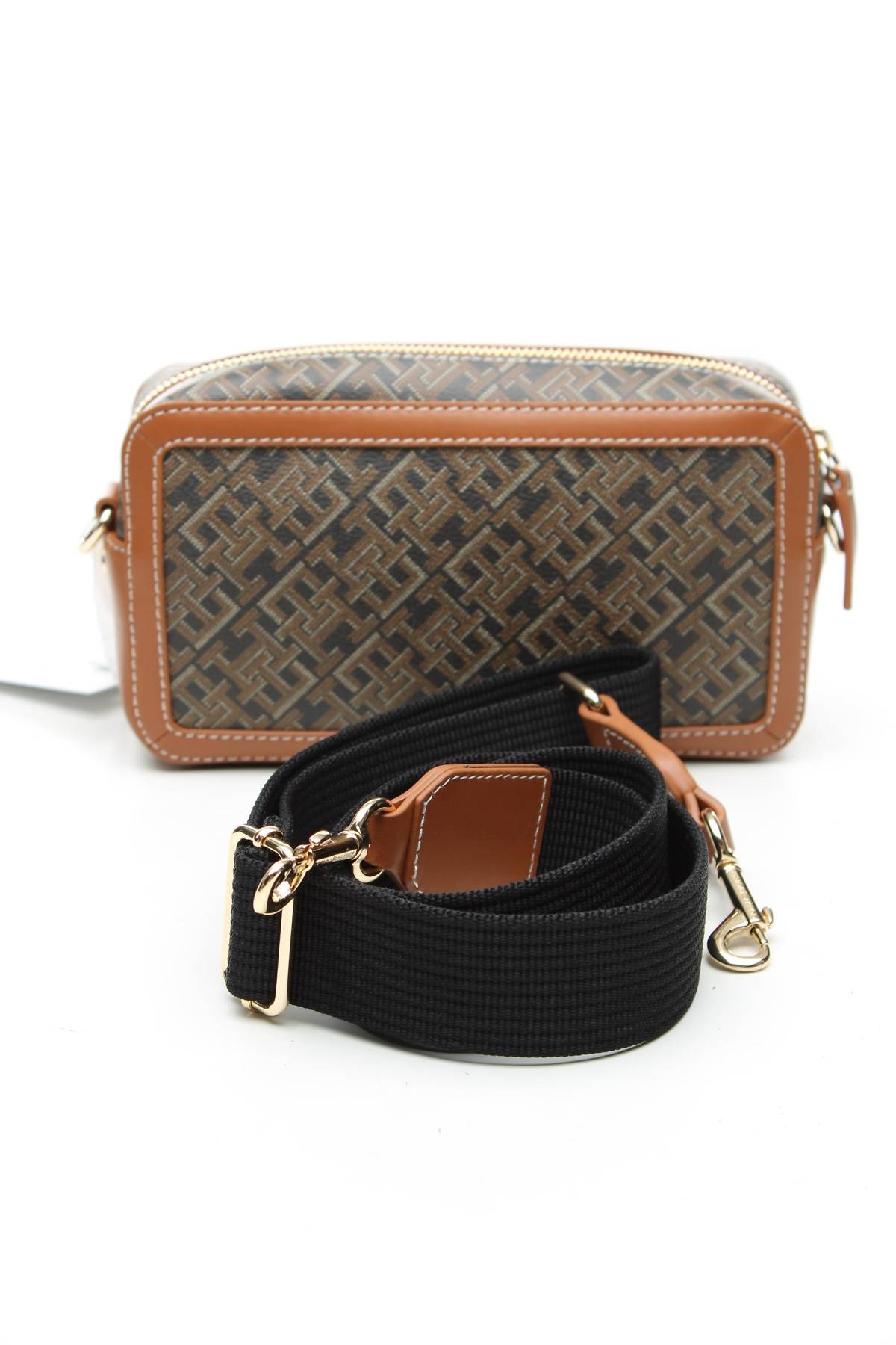 Дамска кожена чанта Tommy Hilfiger2 - Contour.bg Дамска кожена чанта Tommy Hilfiger2